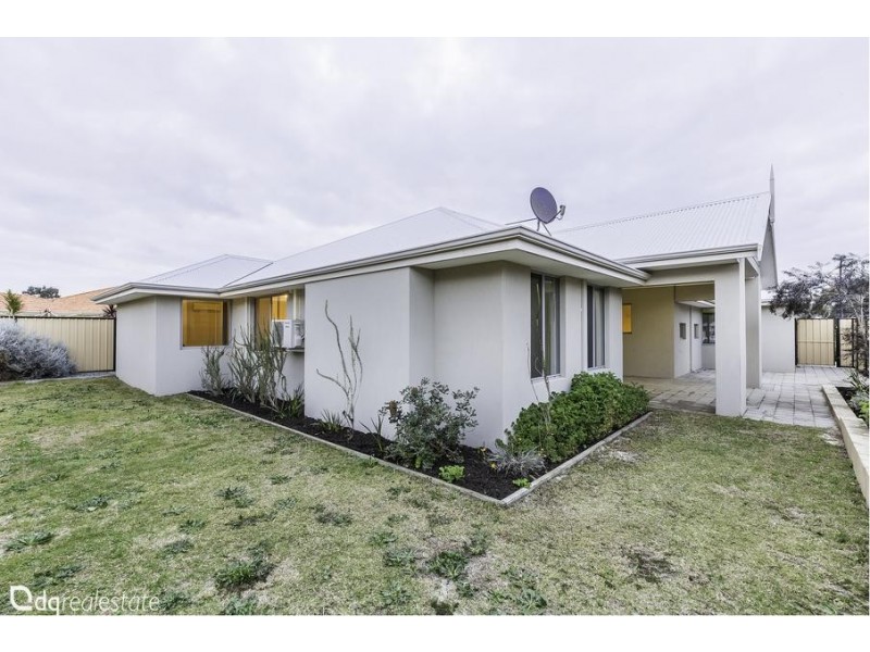 12 Willeroo Chase, Carramar WA 6031