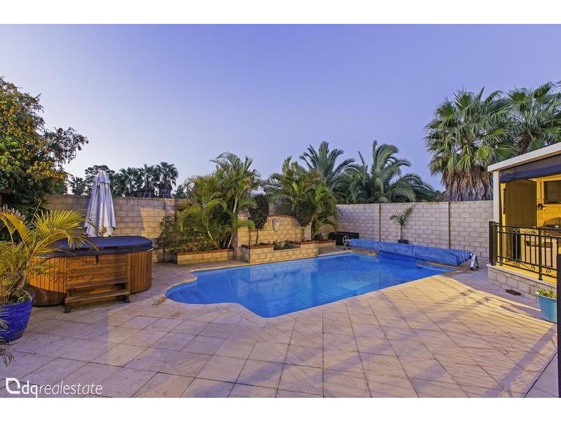 16 Marlandy Court, Woodvale WA 6026