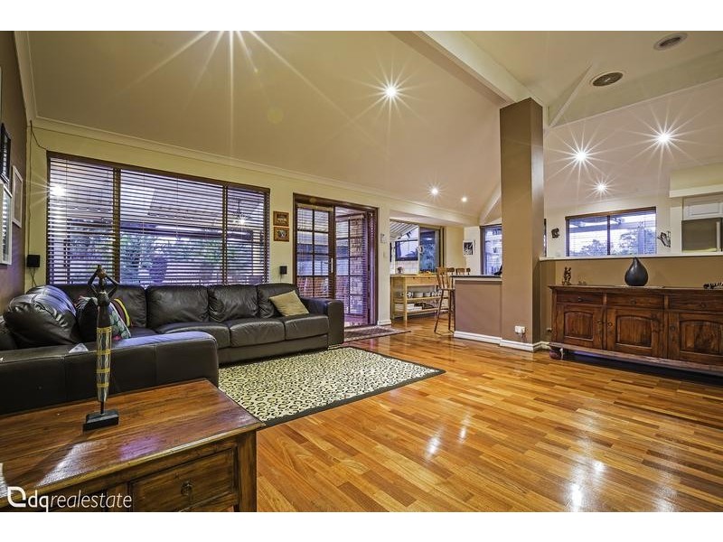 16 Marlandy Court, Woodvale WA 6026