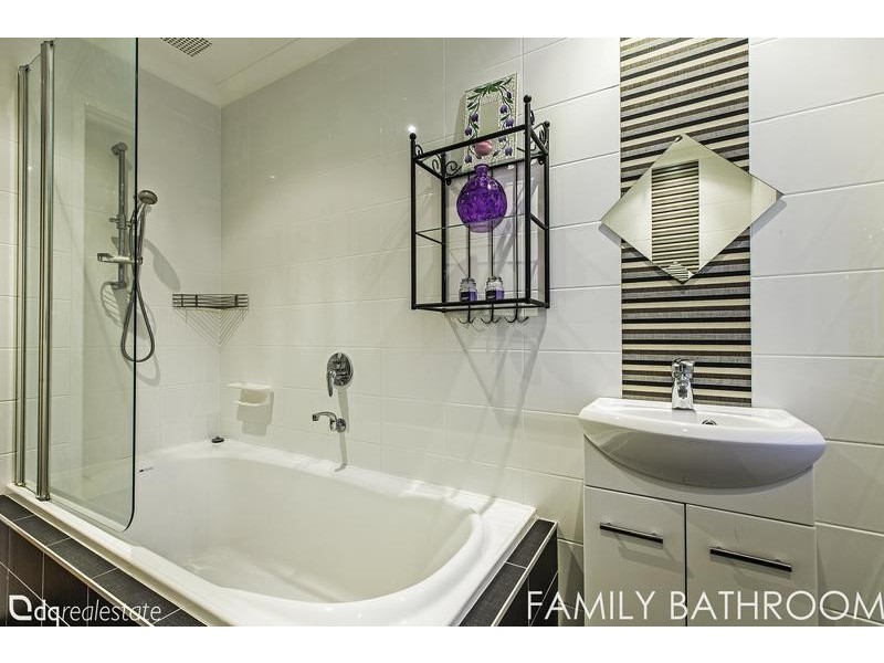 16 Marlandy Court, Woodvale WA 6026