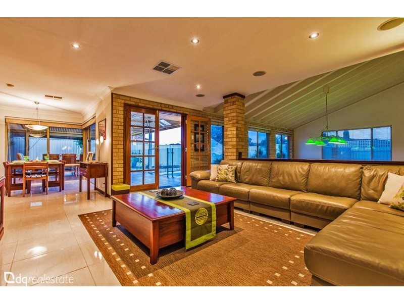 76 Dollis Way, Kingsley WA 6026