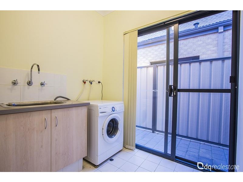 B/25 Steyning Way, Westminster WA 6061