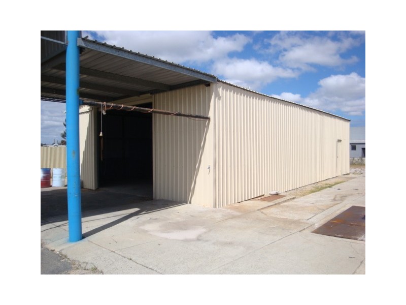 2/220 Gnangara Road, Landsdale WA 6065