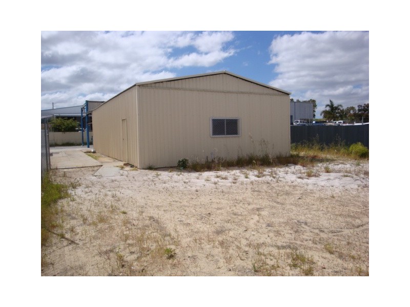 2/220 Gnangara Road, Landsdale WA 6065