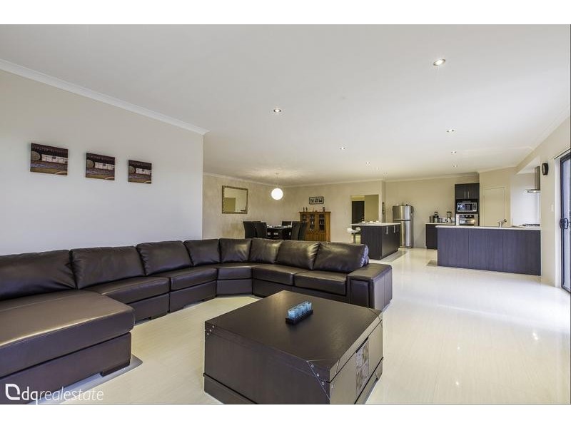 107 Vincent Road, Sinagra WA 6065