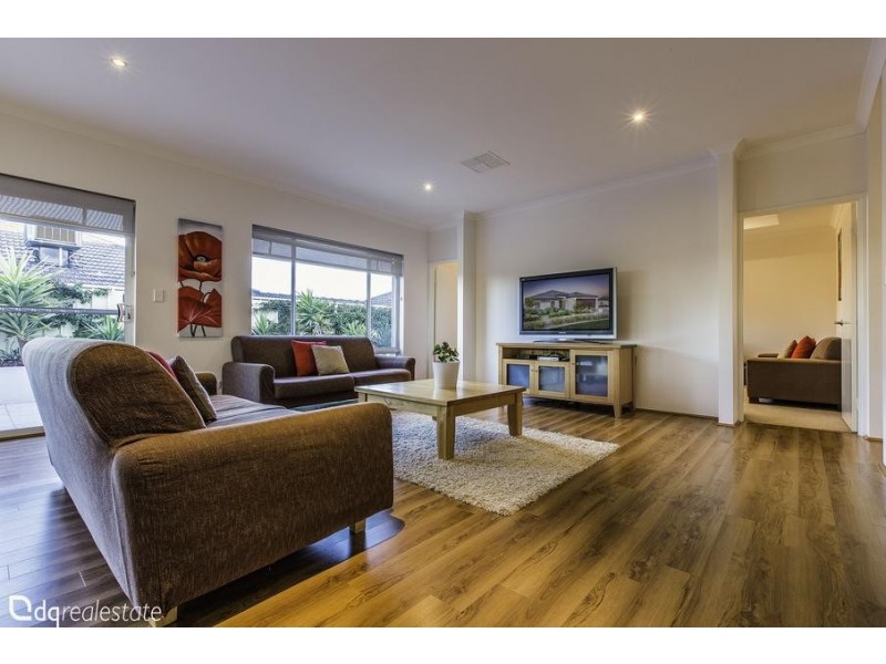 16 Zeppelin Way, Tapping WA 6065