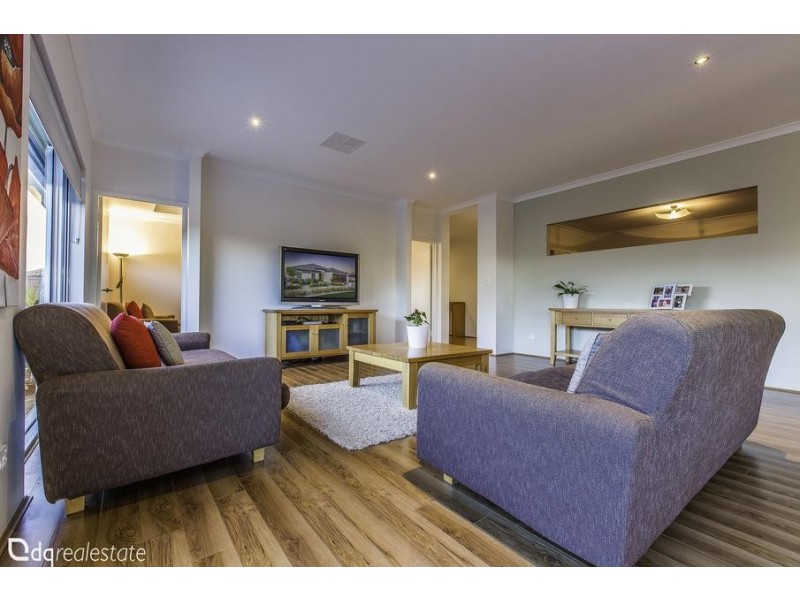 16 Zeppelin Way, Tapping WA 6065