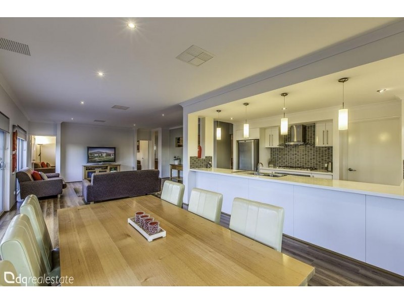 16 Zeppelin Way, Tapping WA 6065