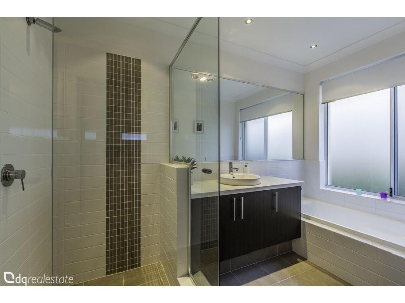 16 Zeppelin Way, Tapping WA 6065