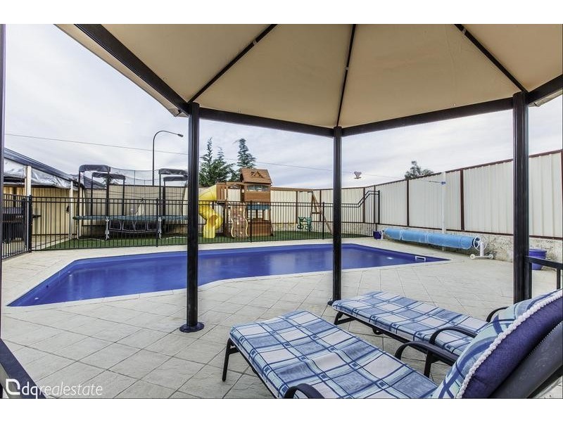 2 Esmerelda Pass, Darch WA 6065