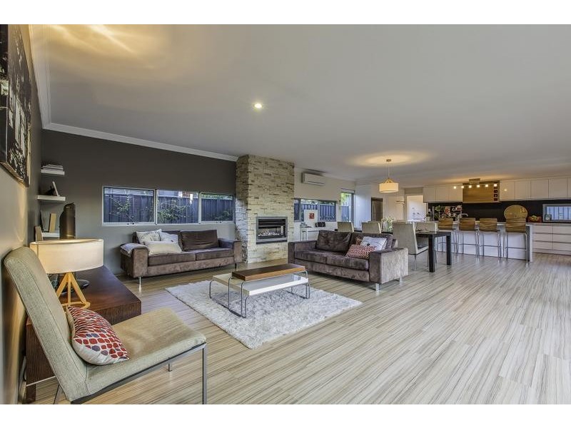 12 Pearsall Gardens, Mullaloo WA 6027