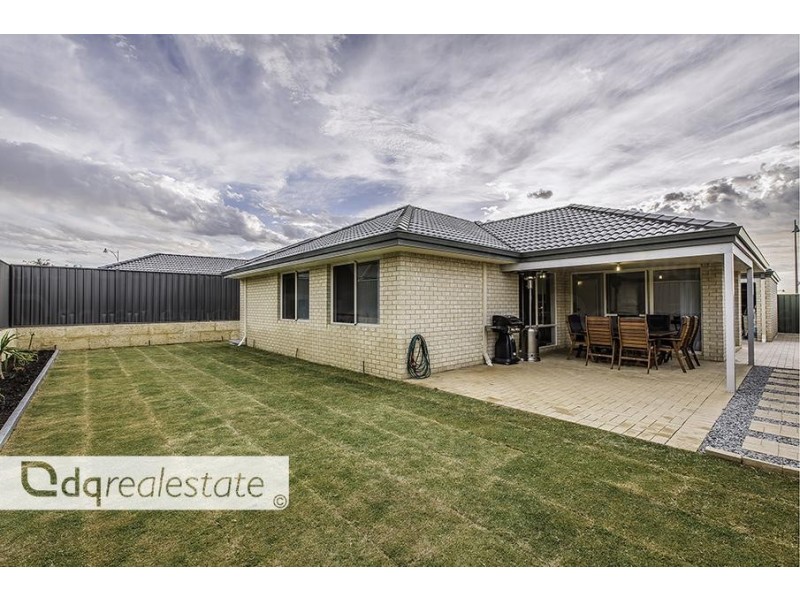 4 Jingana Road, Banksia Grove WA 6031