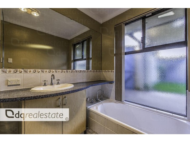 5 Tantallon Bend, Darch WA 6065