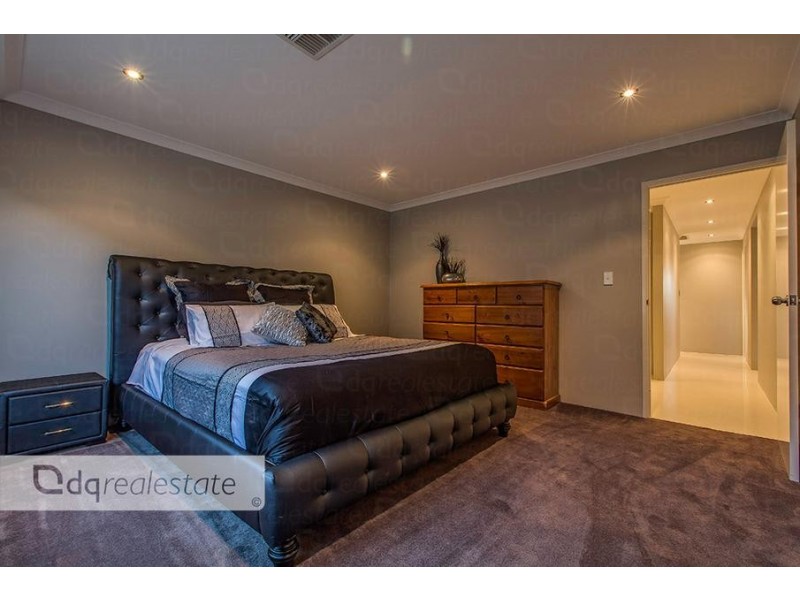 11 Calderstone Rise, Landsdale WA 6065