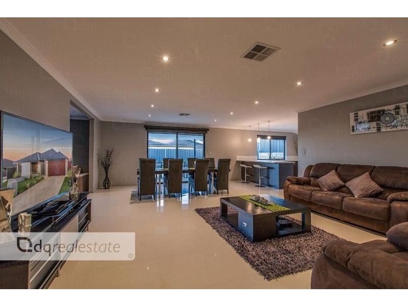 11 Calderstone Rise, Landsdale WA 6065