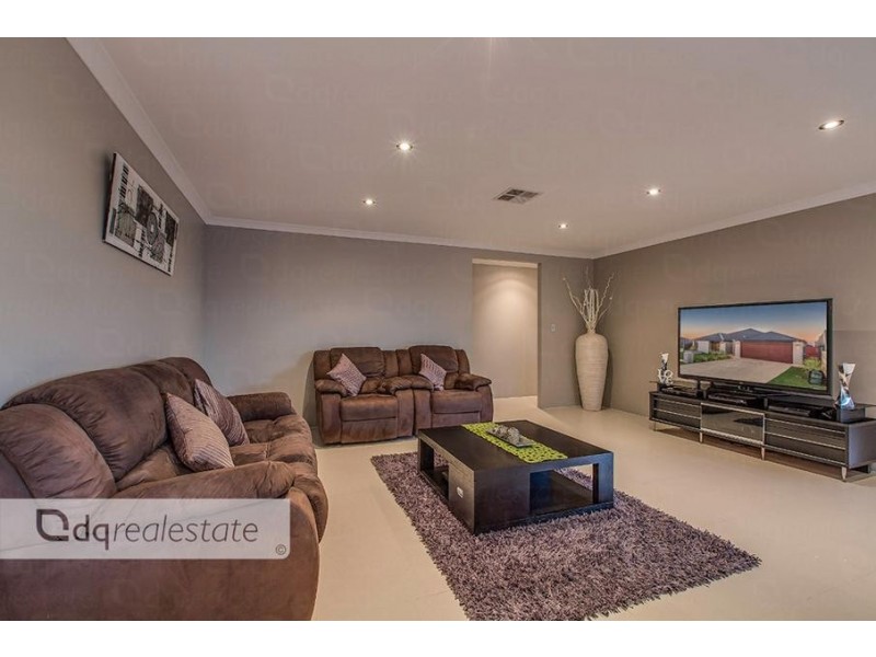 11 Calderstone Rise, Landsdale WA 6065