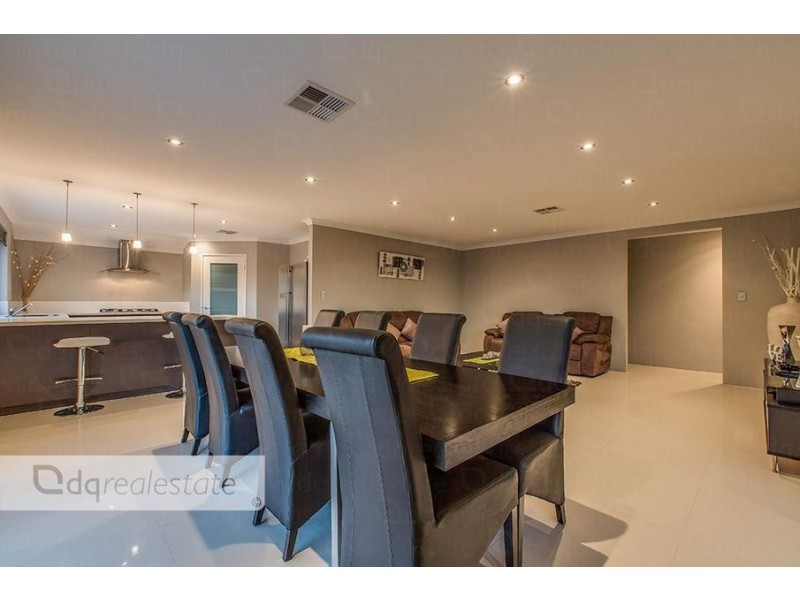 11 Calderstone Rise, Landsdale WA 6065