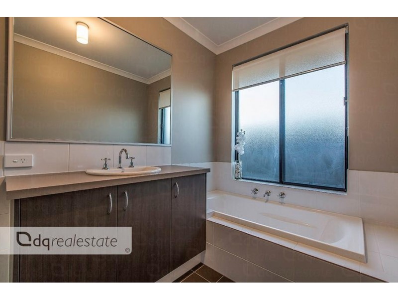 11 Calderstone Rise, Landsdale WA 6065