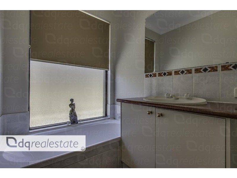 24 Merrang Circuit, Carramar WA 6031