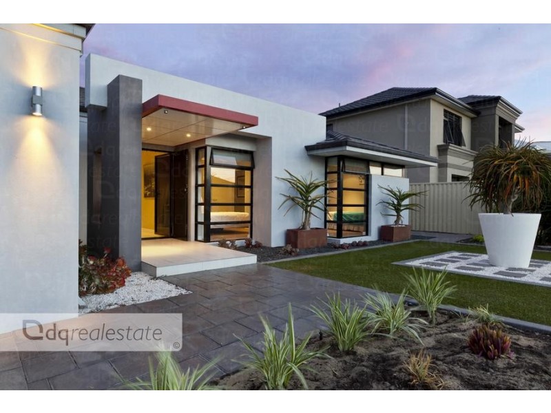 8 Regal Way, Madeley WA 6065