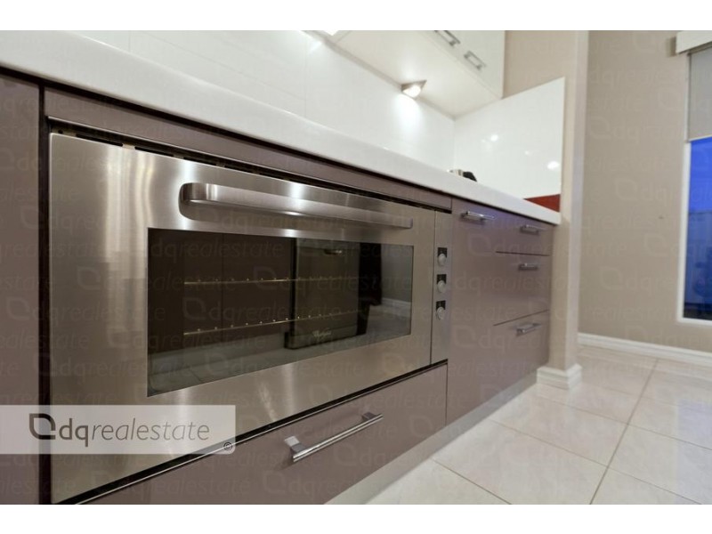 8 Regal Way, Madeley WA 6065