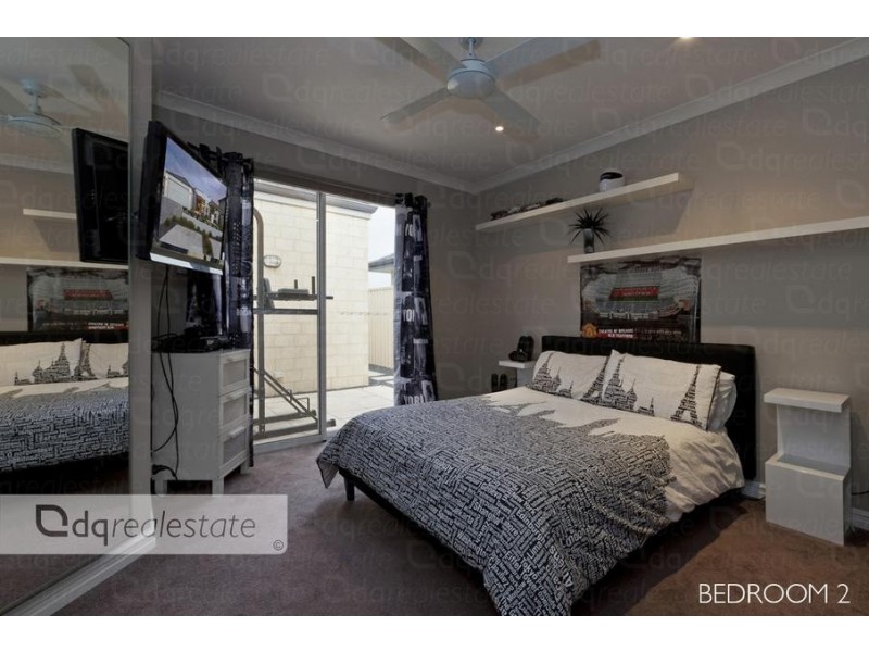8 Regal Way, Madeley WA 6065