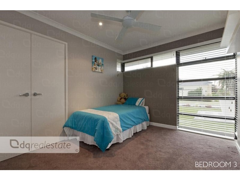 8 Regal Way, Madeley WA 6065