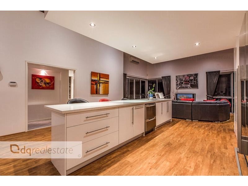 11 Samphire Heights, Landsdale WA 6065