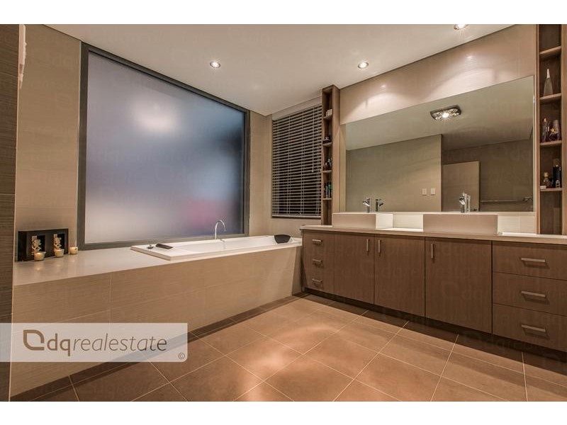 11 Samphire Heights, Landsdale WA 6065