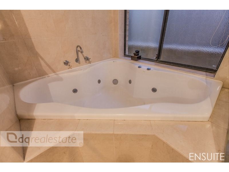 7 Capri Leone Way, Sinagra WA 6065