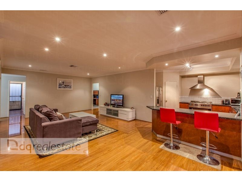 7 Capri Leone Way, Sinagra WA 6065