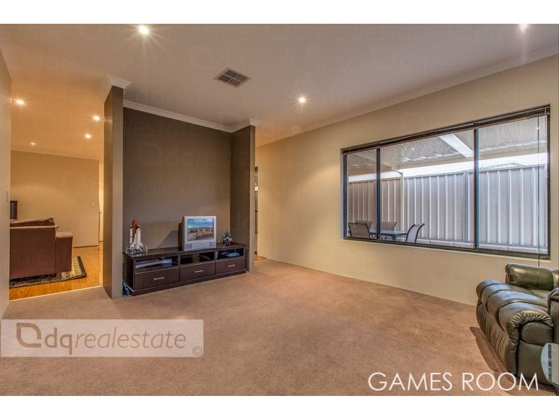 7 Capri Leone Way, Sinagra WA 6065