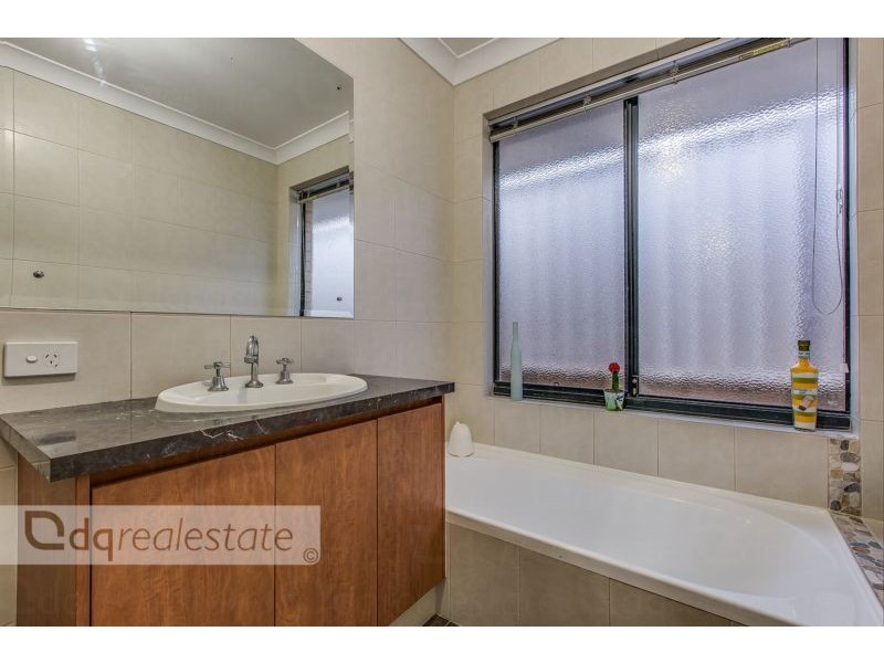 7 Capri Leone Way, Sinagra WA 6065