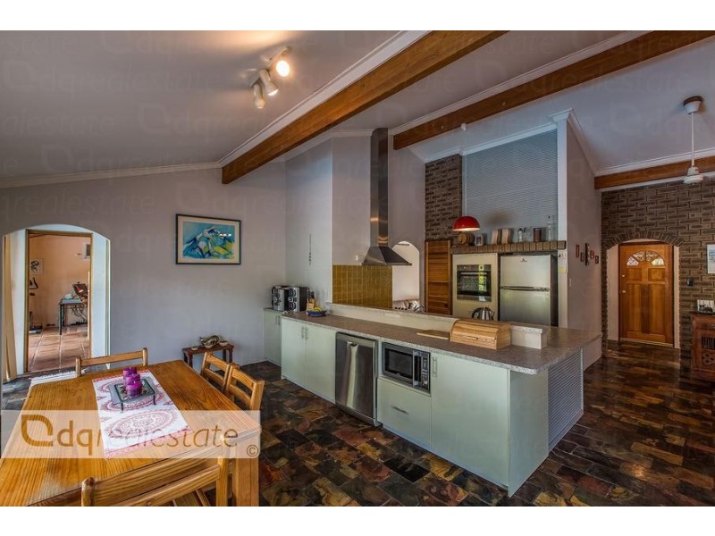 4 Treetop Avenue, Edgewater WA 6027