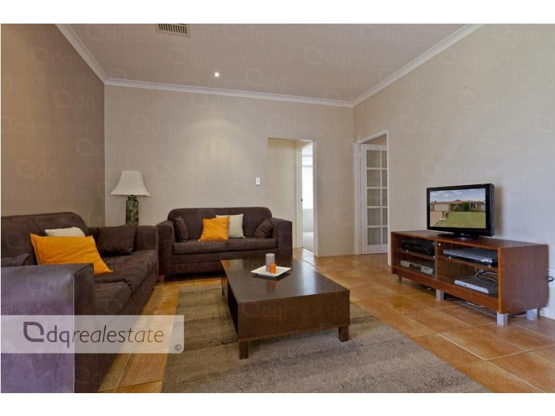 16 Sandilands Circuit, Tapping WA 6065