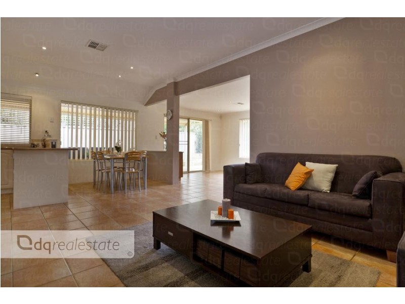 16 Sandilands Circuit, Tapping WA 6065