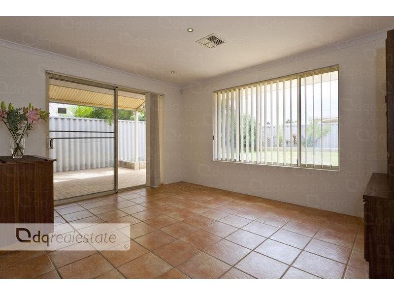 16 Sandilands Circuit, Tapping WA 6065