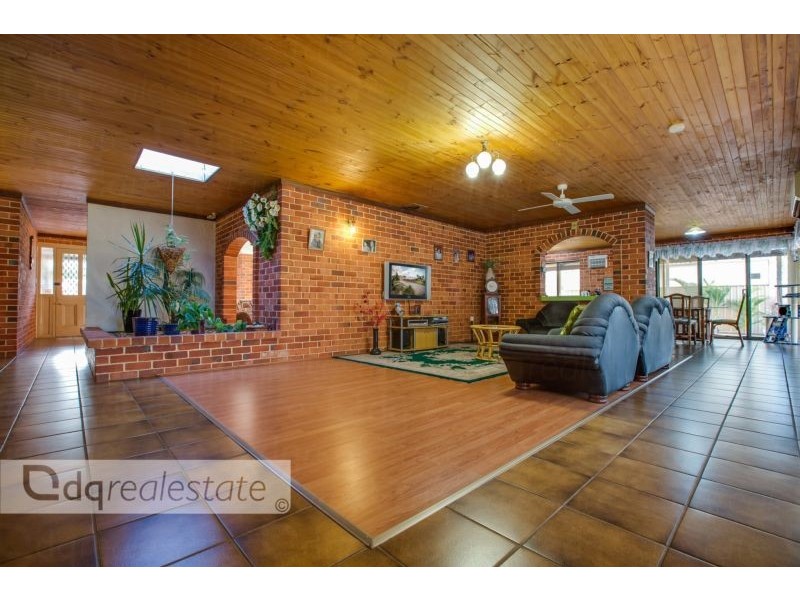 7 Tantallon Bend, Darch WA 6065