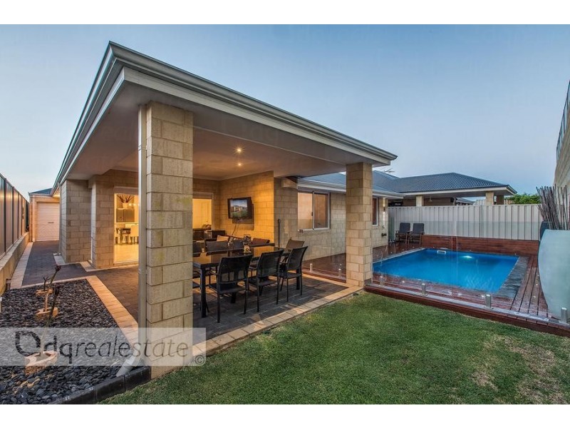 76 Appleby Dr, Darch WA 6065