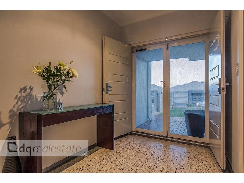 76 Appleby Dr, Darch WA 6065