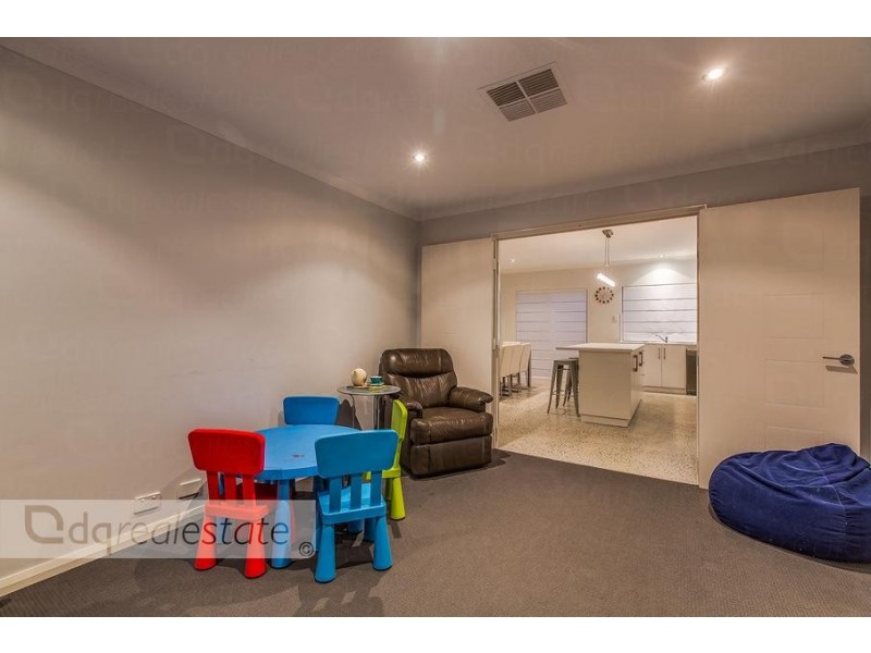 76 Appleby Dr, Darch WA 6065