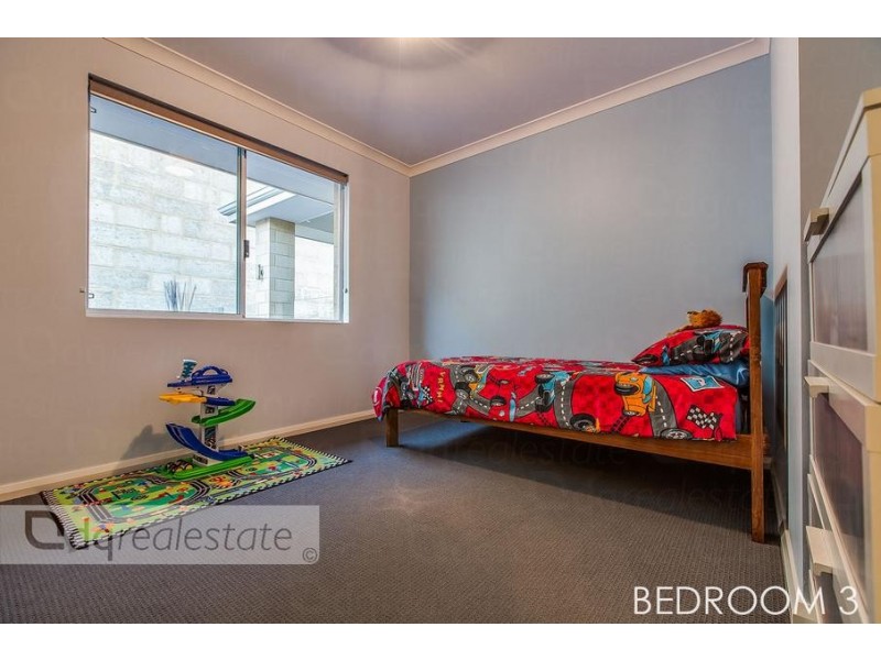 76 Appleby Dr, Darch WA 6065