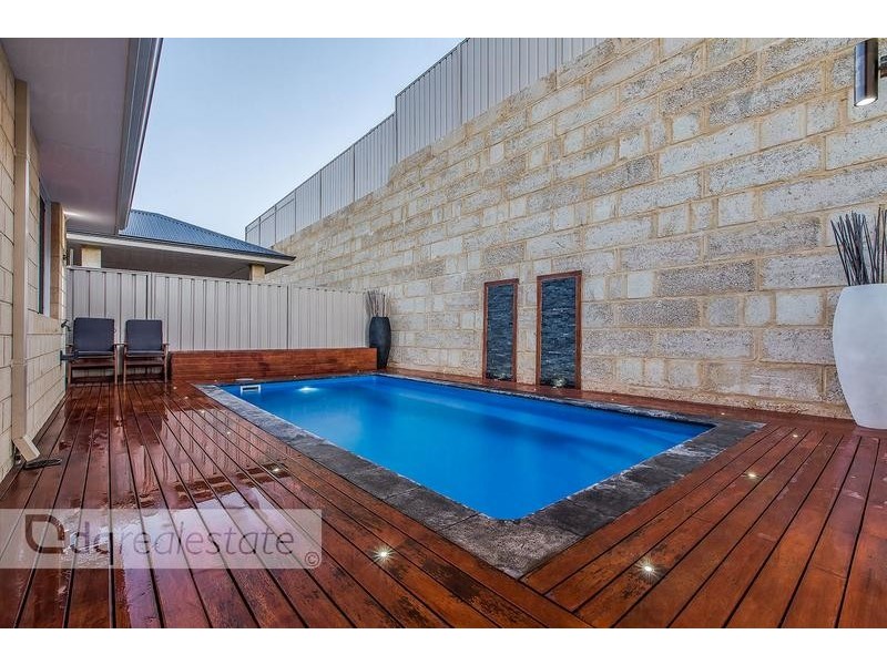 76 Appleby Dr, Darch WA 6065