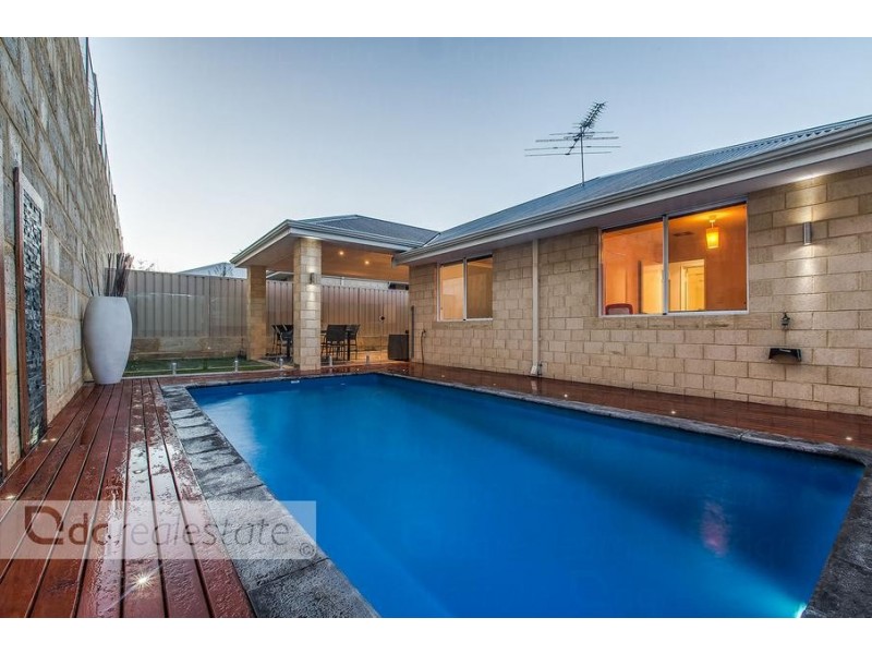 76 Appleby Dr, Darch WA 6065