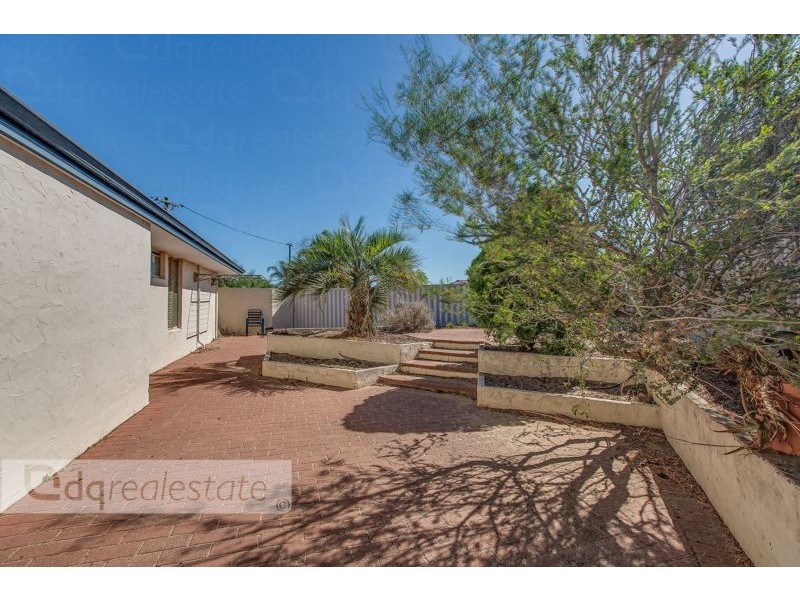 16 Lupin Court, Hocking WA 6065