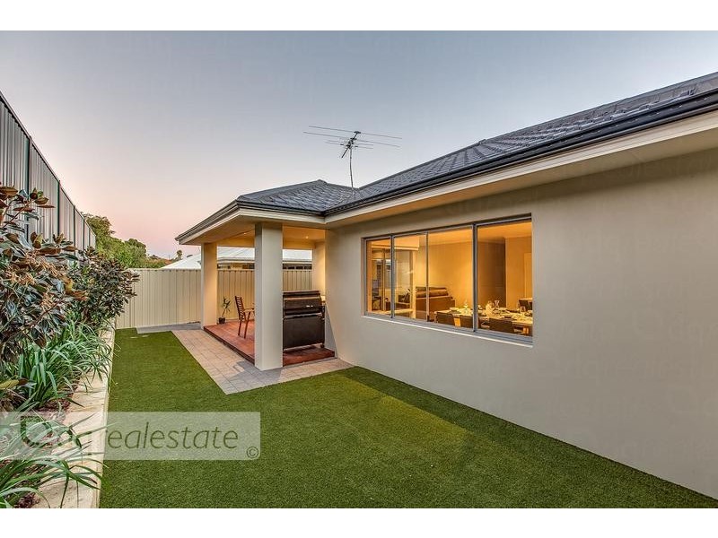 69 Cook Avenue, Hillarys WA 6025