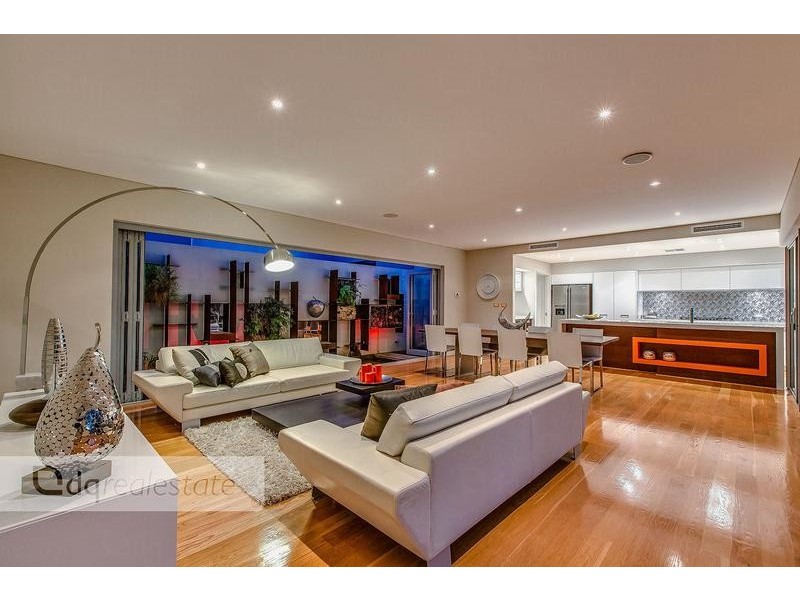 13 Pinnata Mews, Churchlands WA 6018