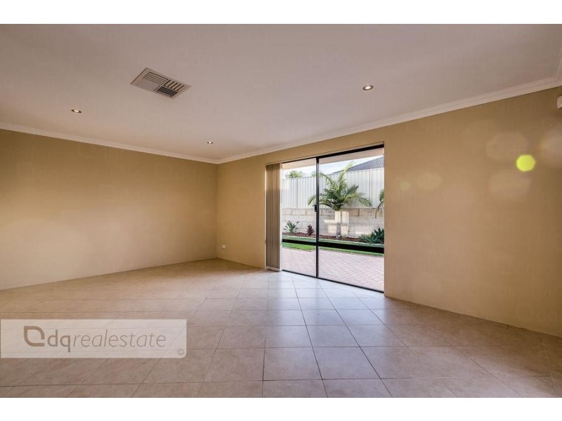 67 Crosthwait Circle, Tapping WA 6065