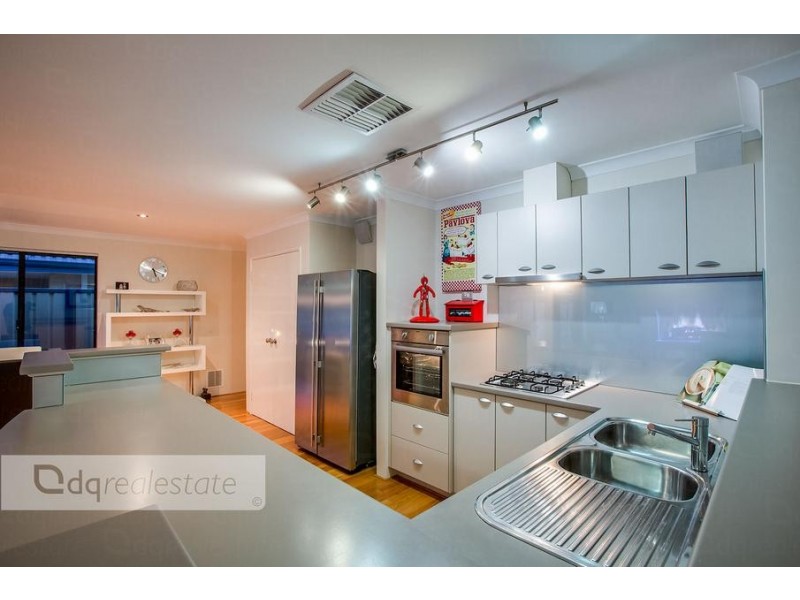 10 Crimson Way, Tapping WA 6065