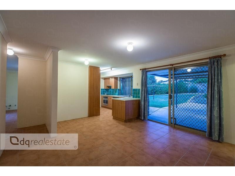 1 Dawn Place, Beldon WA 6027